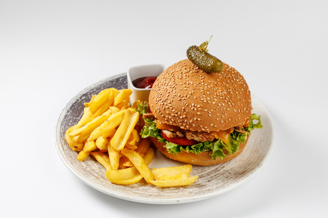 Бургер с томленным мясом